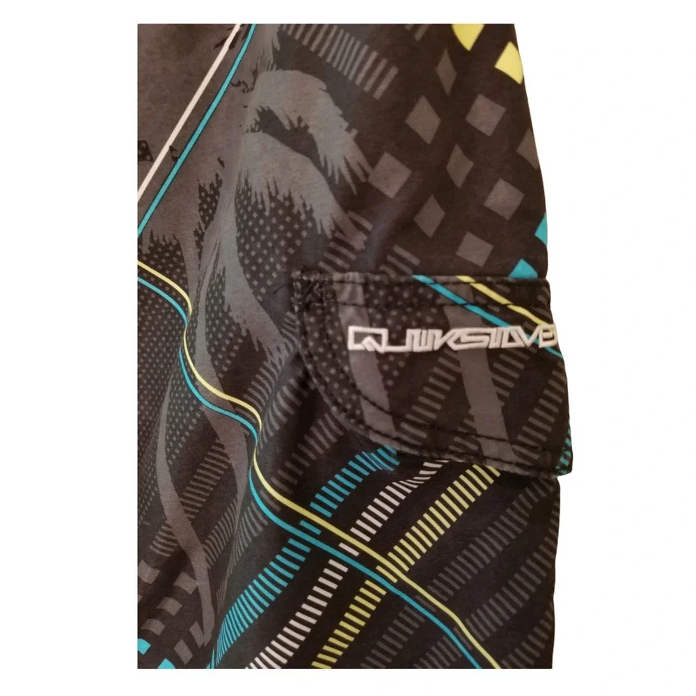 Quiksilver Multicolor Plaid Swim Shorts Men's Size 31 Inseam 10 in